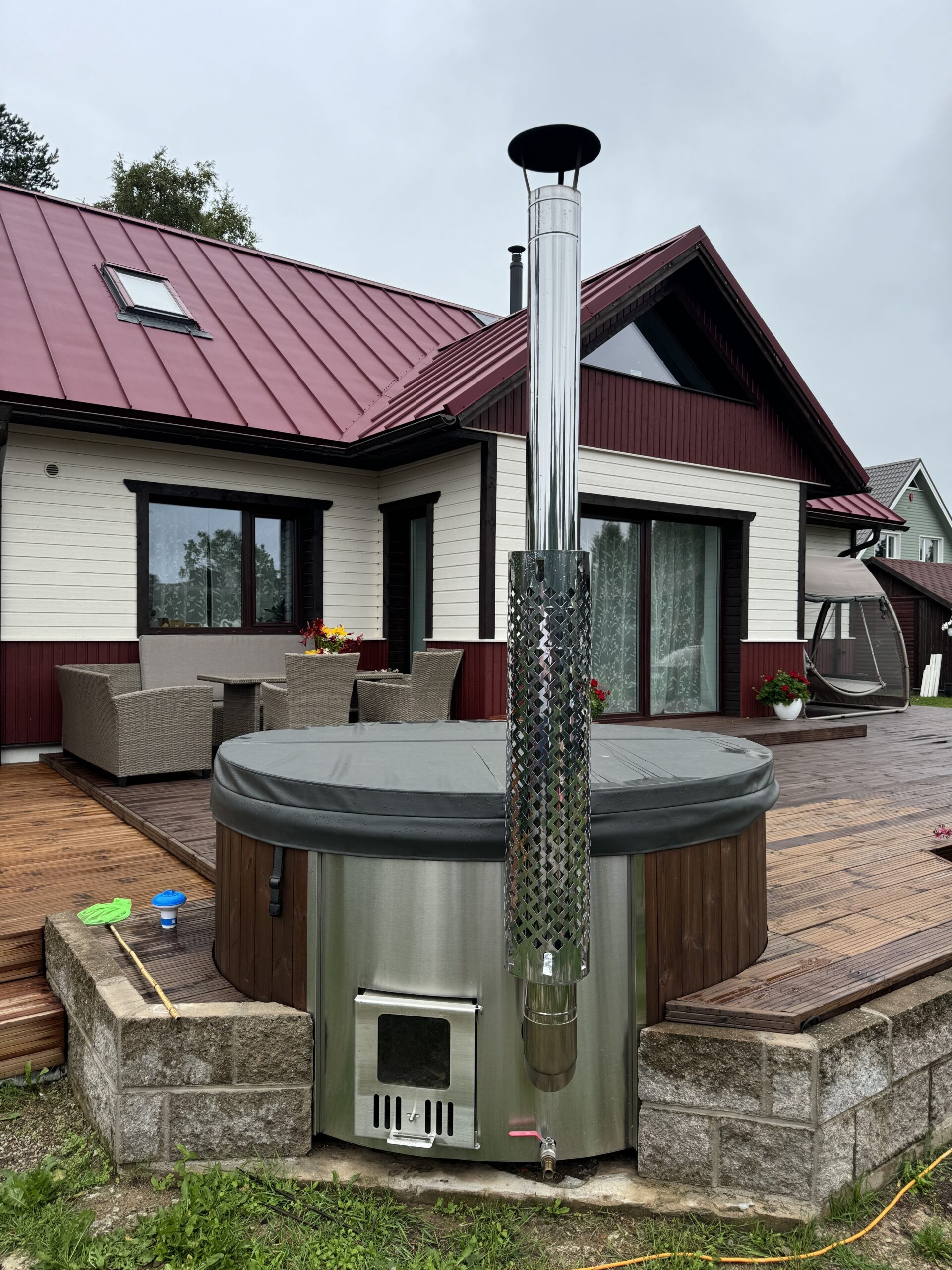 Kümblustünn DeLux 200 integreeritud ahjuga