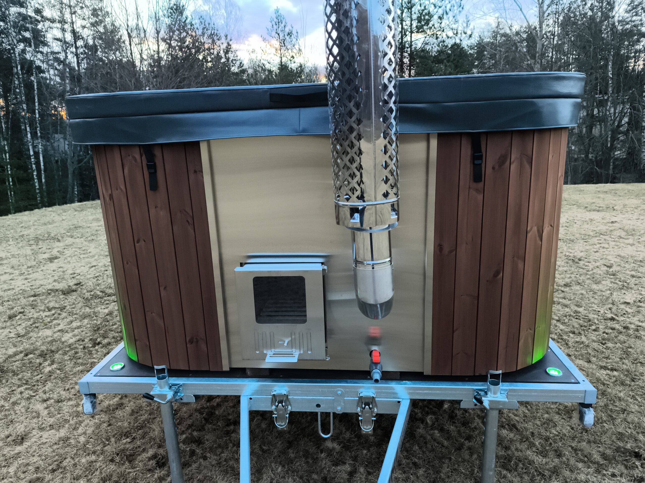 Haagisel kümblustünn Icon Tub 200