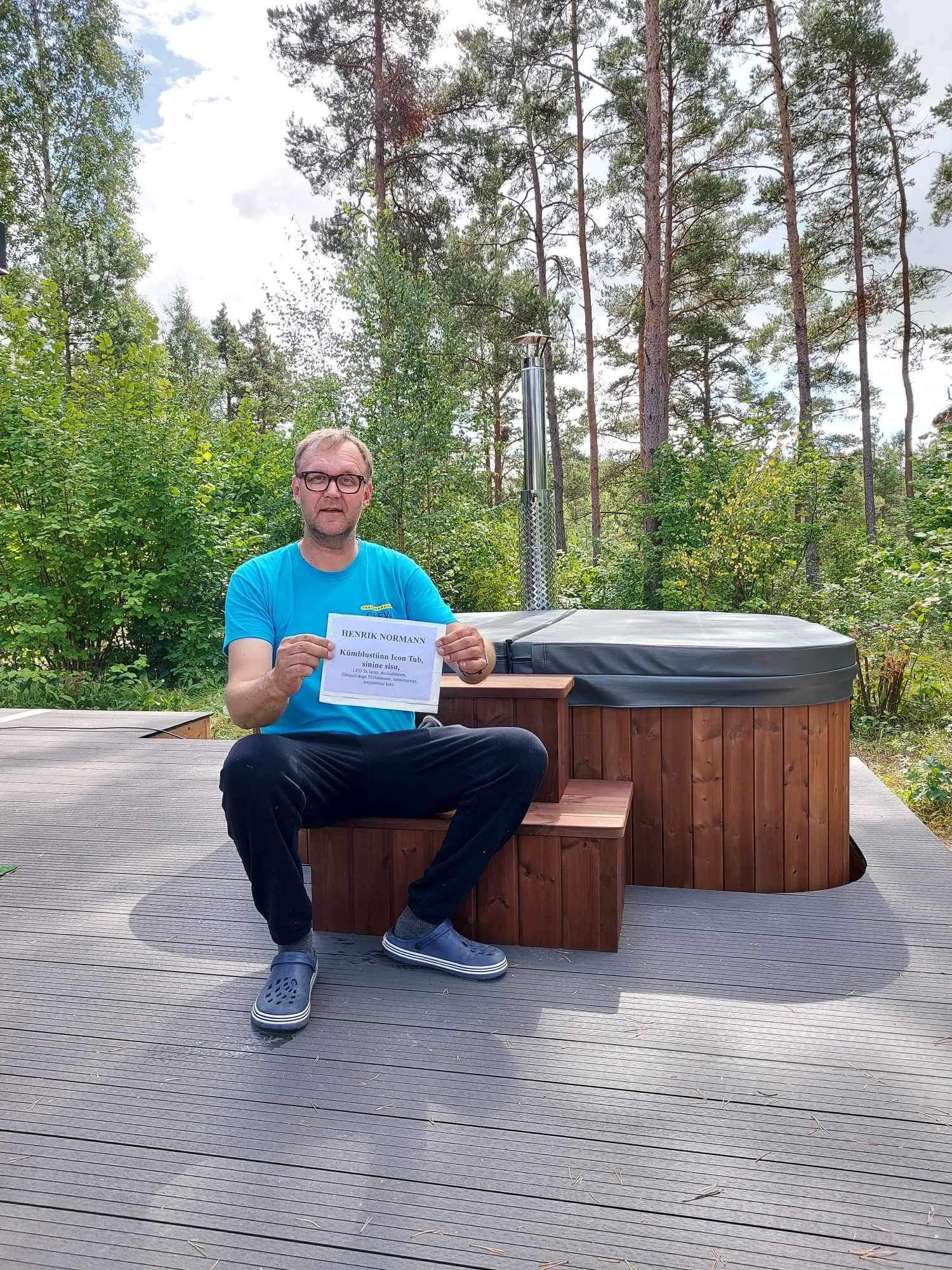 Icon Tub 200 integreeritud ahjuga